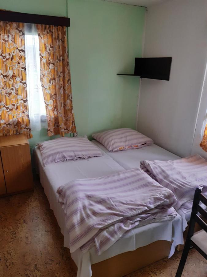 Autokemp U Veze Hotel Hořice Eksteriør billede
