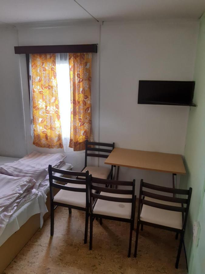 Autokemp U Veze Hotel Hořice Eksteriør billede