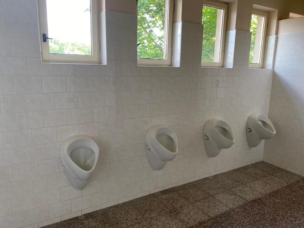 Autokemp U Veze Hotel Hořice Eksteriør billede